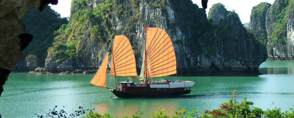 Source：https://www.tripadvisor.com/Tourism-g293923-H_Long_Bay_Quang_Ninh_Province-Vacations.html